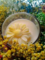 DAISY CANDLE (YELLOW) - Image 2